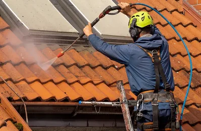 Démoussage et hydrofuge de toiture à Coren